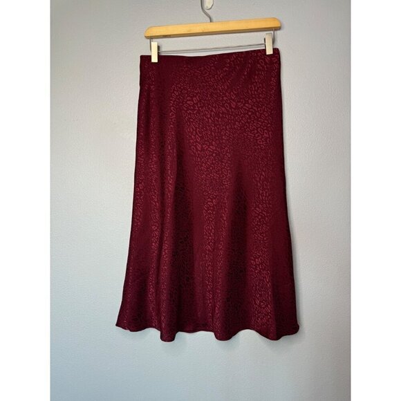 Socialite Dresses & Skirts - Socialite Burgundy Shiny Animal Print MIDI Lined Skirt Size M Side Slit NEW